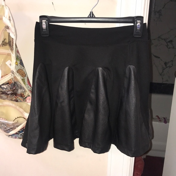 skirt - Picture 1 of 1